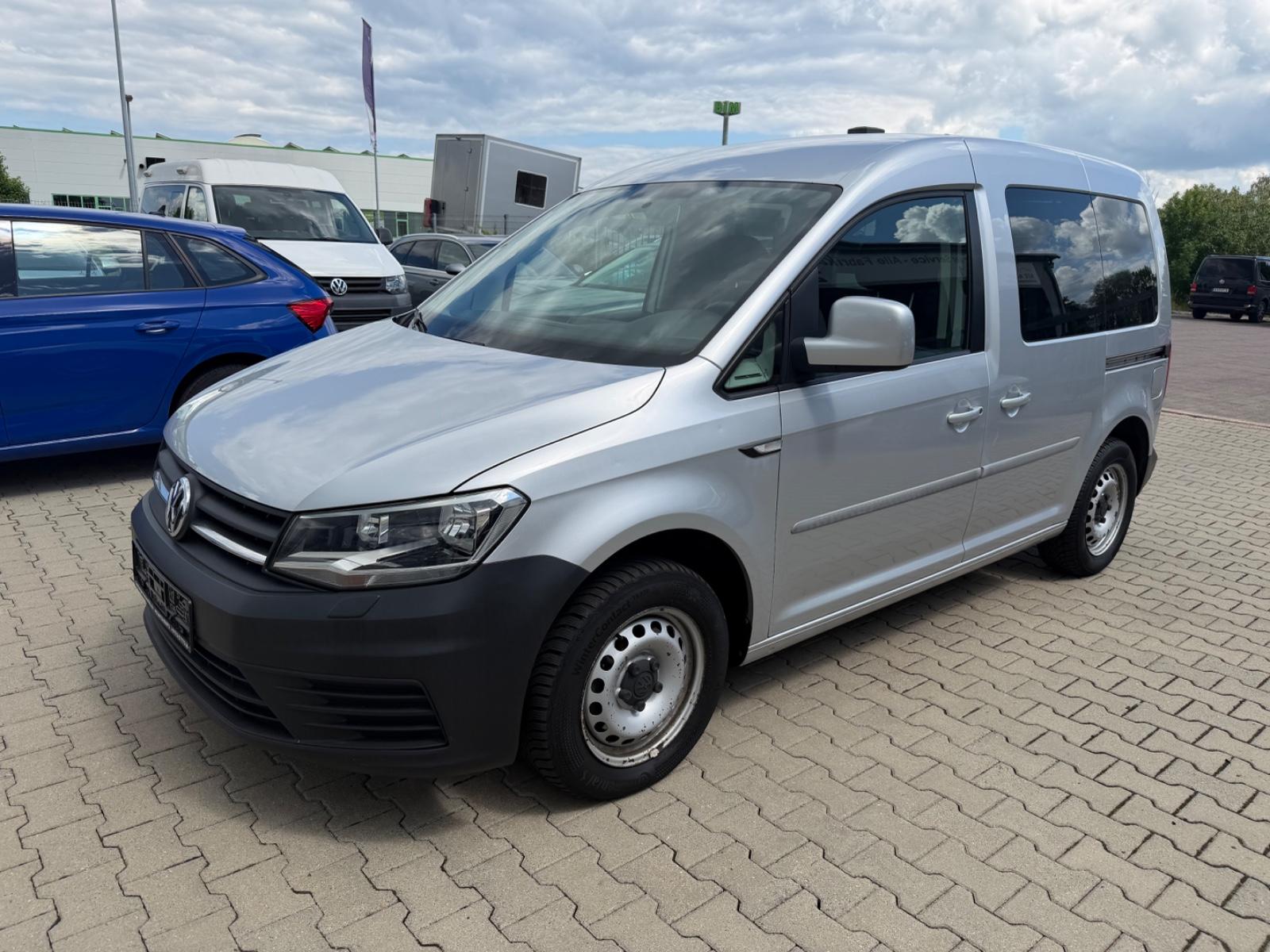 Volkswagen CADDY NAVI PDC SHZ AHK BOTT REGAL 2 SCHIEBETÜREN