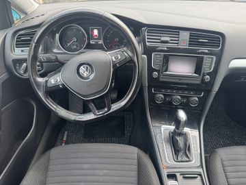 Volkswagen Golf - 12