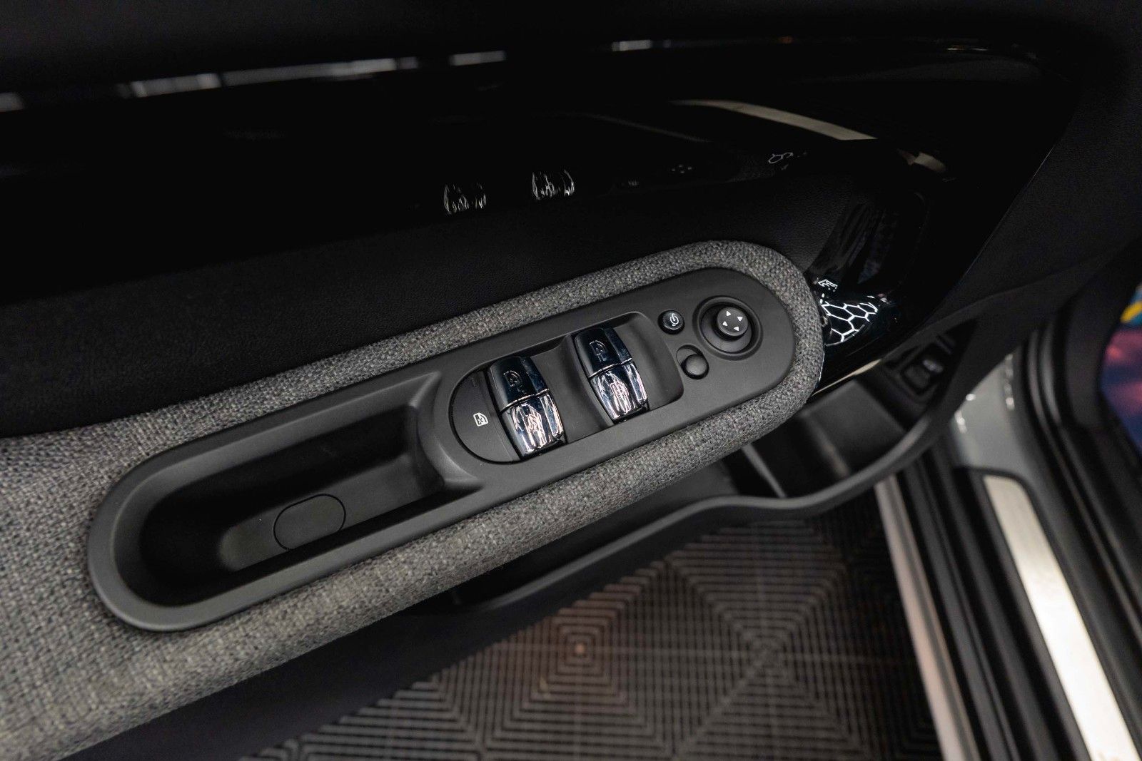Fahrzeugabbildung MINI COOPER SE Countryman All4 | Pano | ACC | Plug-In