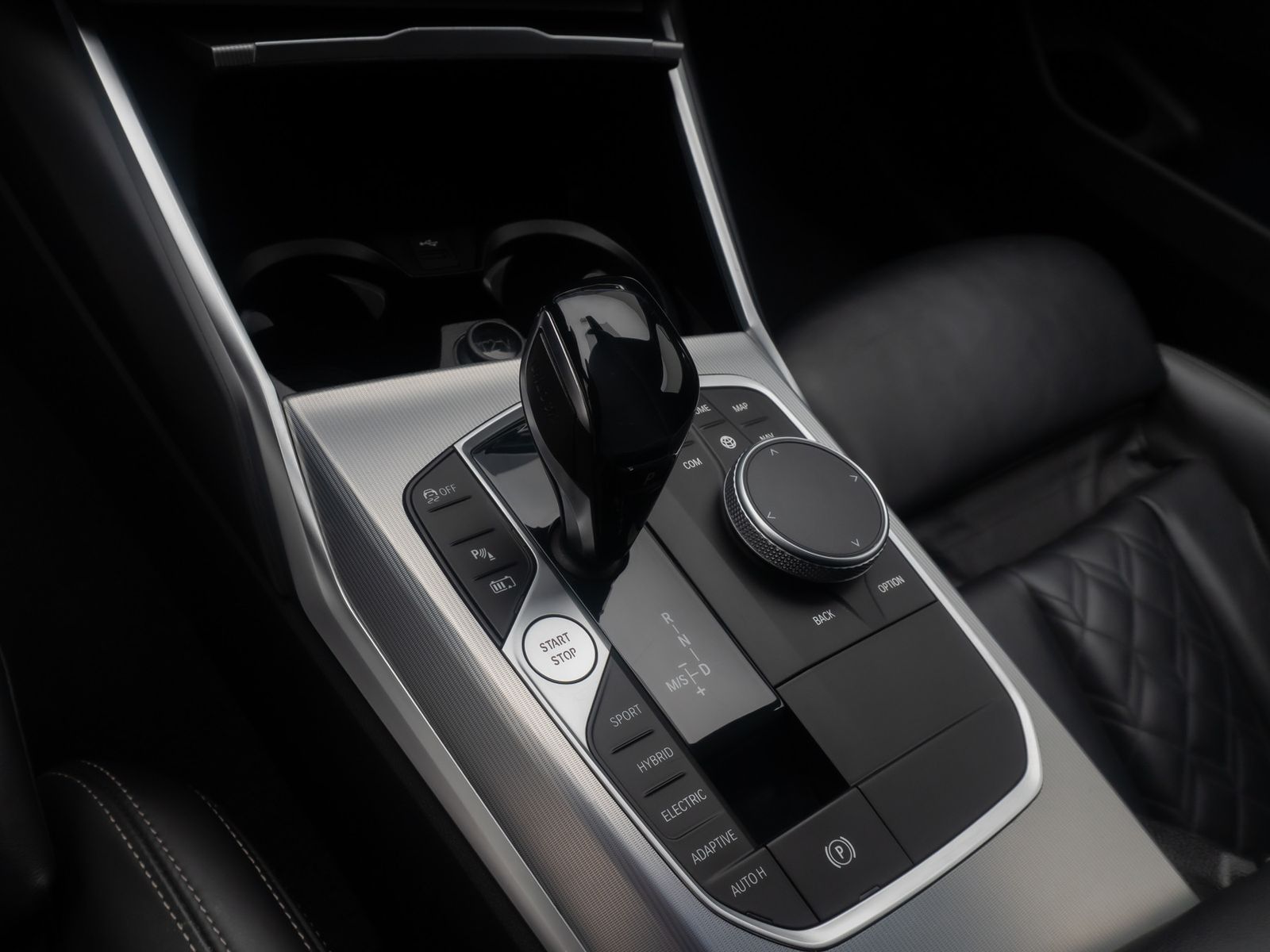 Fahrzeugabbildung BMW 330e xD M Sport Individual Kamera Laser HUD 19"