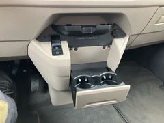 VW T7 Multivan 2.0TDI Life KÜ DSG Matrix Fahras Pan VW T7 Multivan 2.0TDI Life KÜ DSG Matrix Fahras Pan
