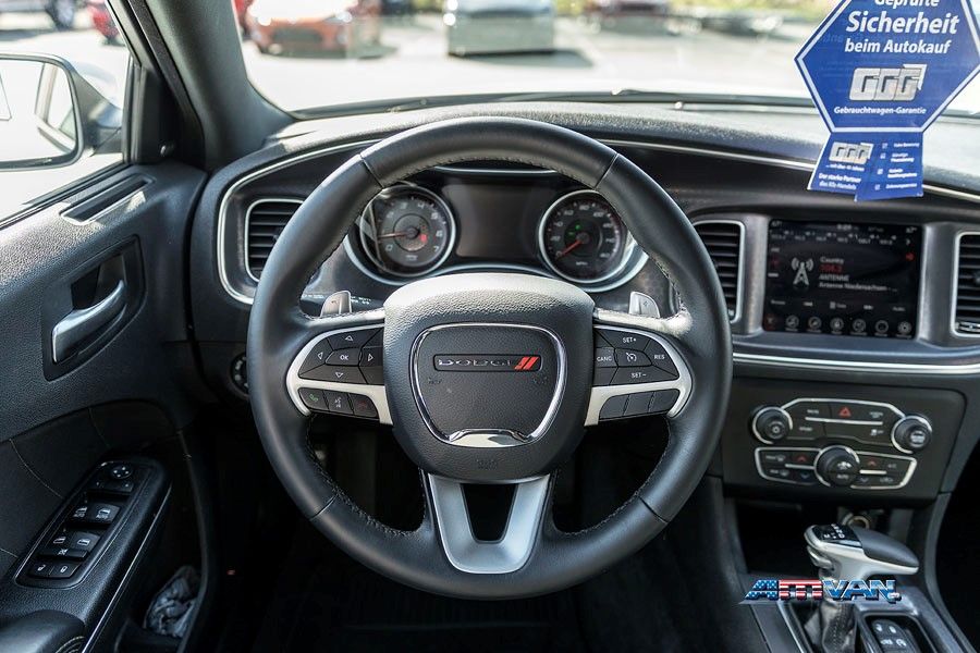 Fahrzeugabbildung Dodge Charger RT 5.7 V8 HEMI 20 Zoll Sitzheizung