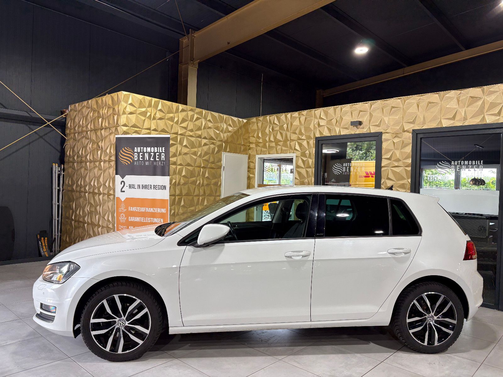 Fahrzeugabbildung Volkswagen Golf VII Lim. Allstar BMT/NAVI/PDC/SHZ/KLIMA/