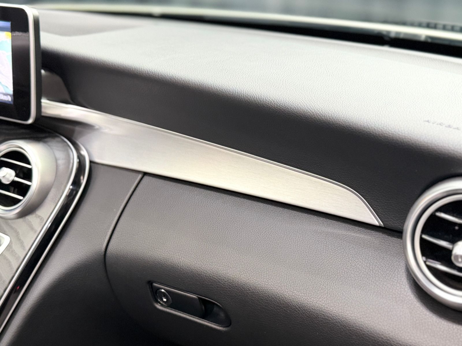 Fahrzeugabbildung Mercedes-Benz C 180 Cabrio |AMG-LINE|LED|RF-CAM|AUTOMATIK