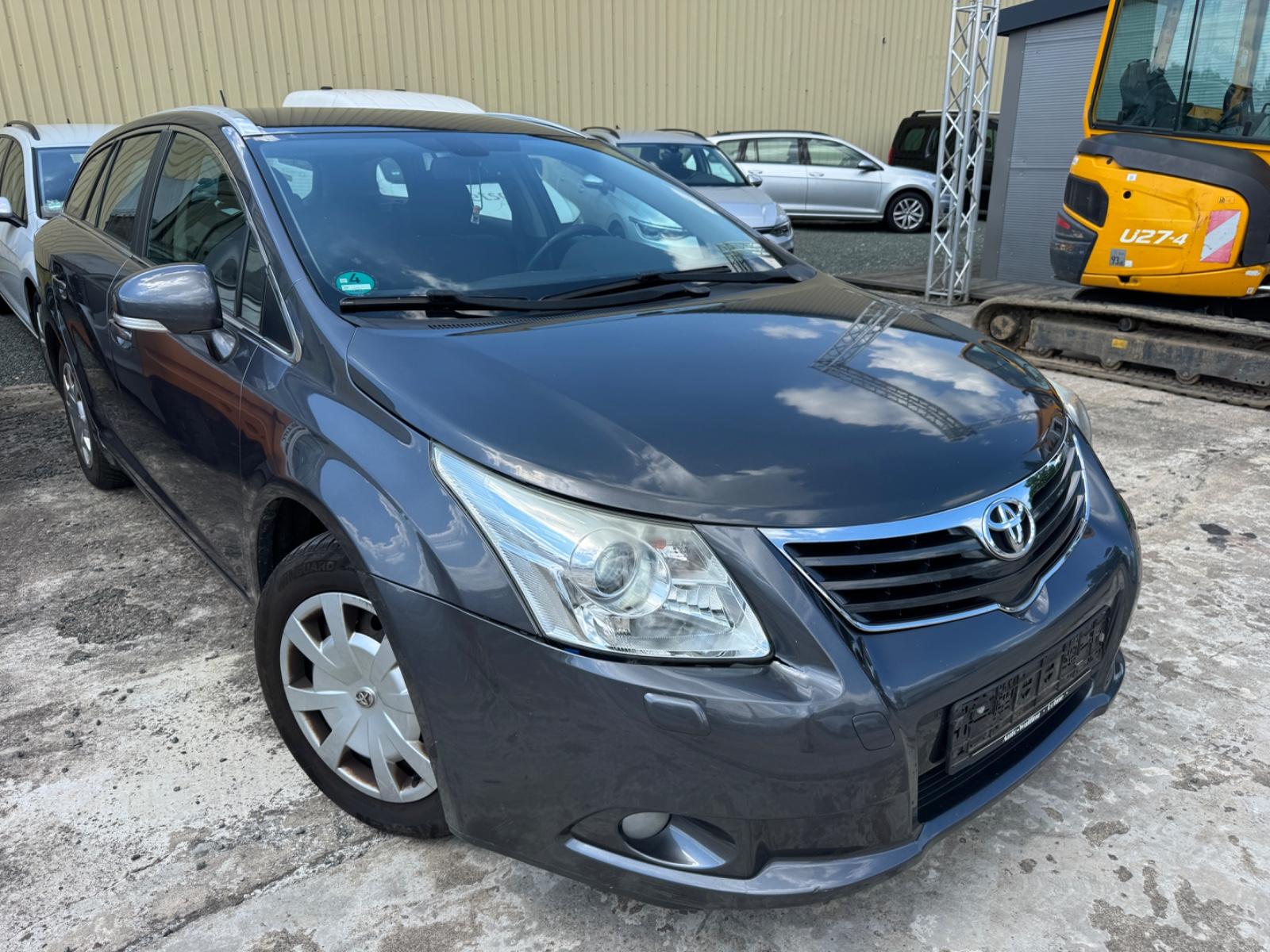 Toyota Avensis 2010 — photo 8