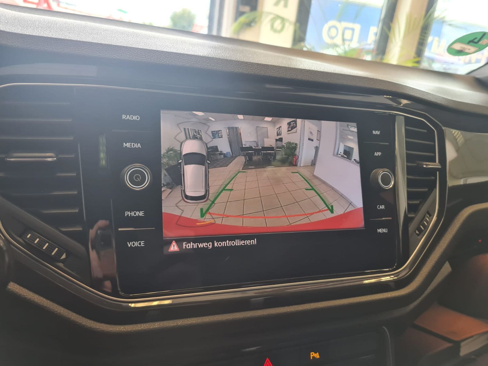 Fahrzeugabbildung Volkswagen T-Roc Sport 4Motion / NAVI / LED / KAMERA