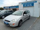 Ford Focus 1.8 Ghia KOMBI,TÜV NEU,1 J. GEWÄHRLEISTUNG - Ford Focus aus 2000