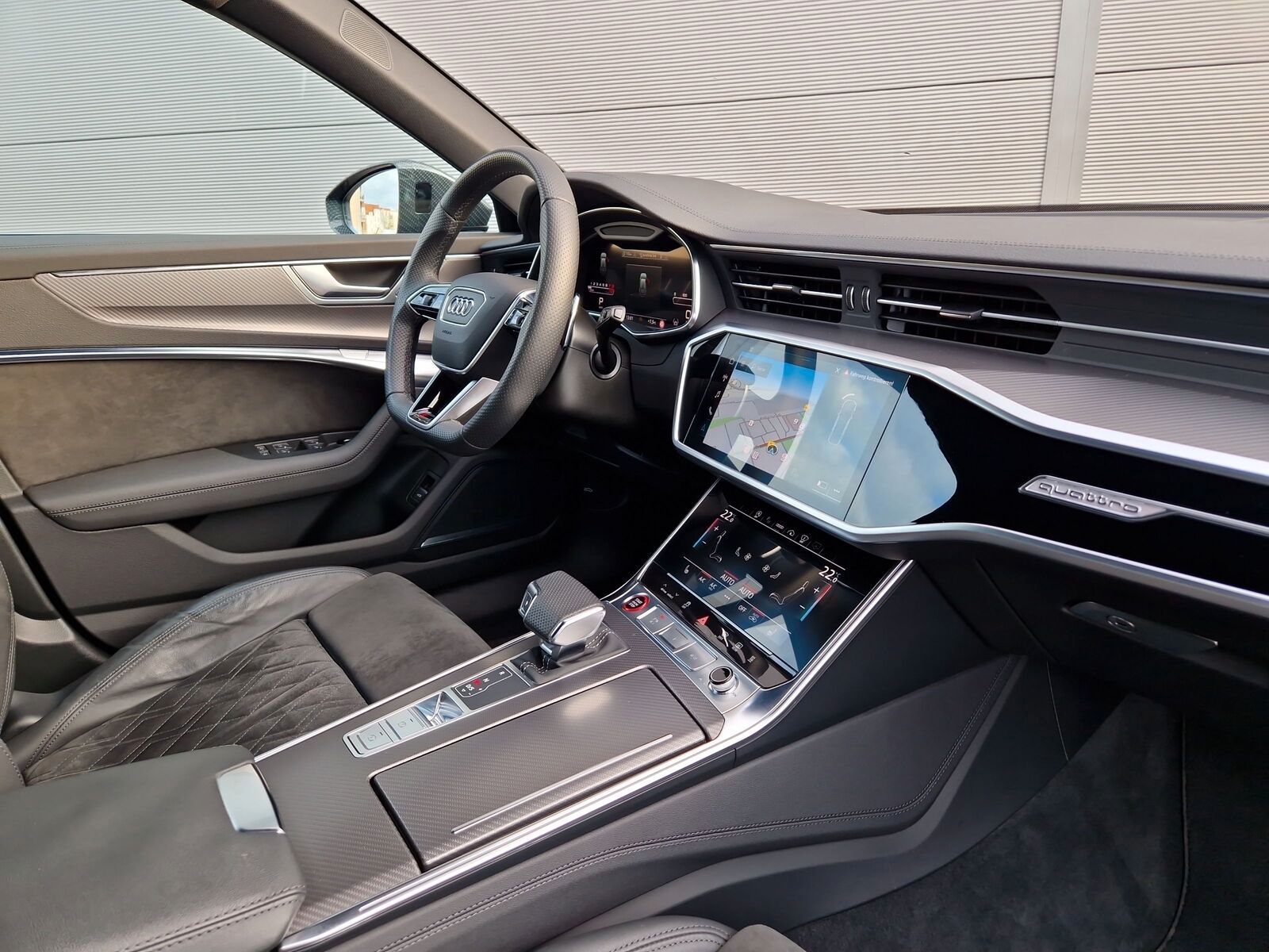 Fahrzeugabbildung Audi RS6 Avant DYNAMIK+ KERAMIK AHK NACHT LUFT B&O