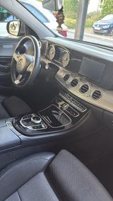 Mercedes-Benz E 220 d 4MATIC T Autom. - - Mercedes-Benz E 220 Gebrauchtwagen in Stuttgart