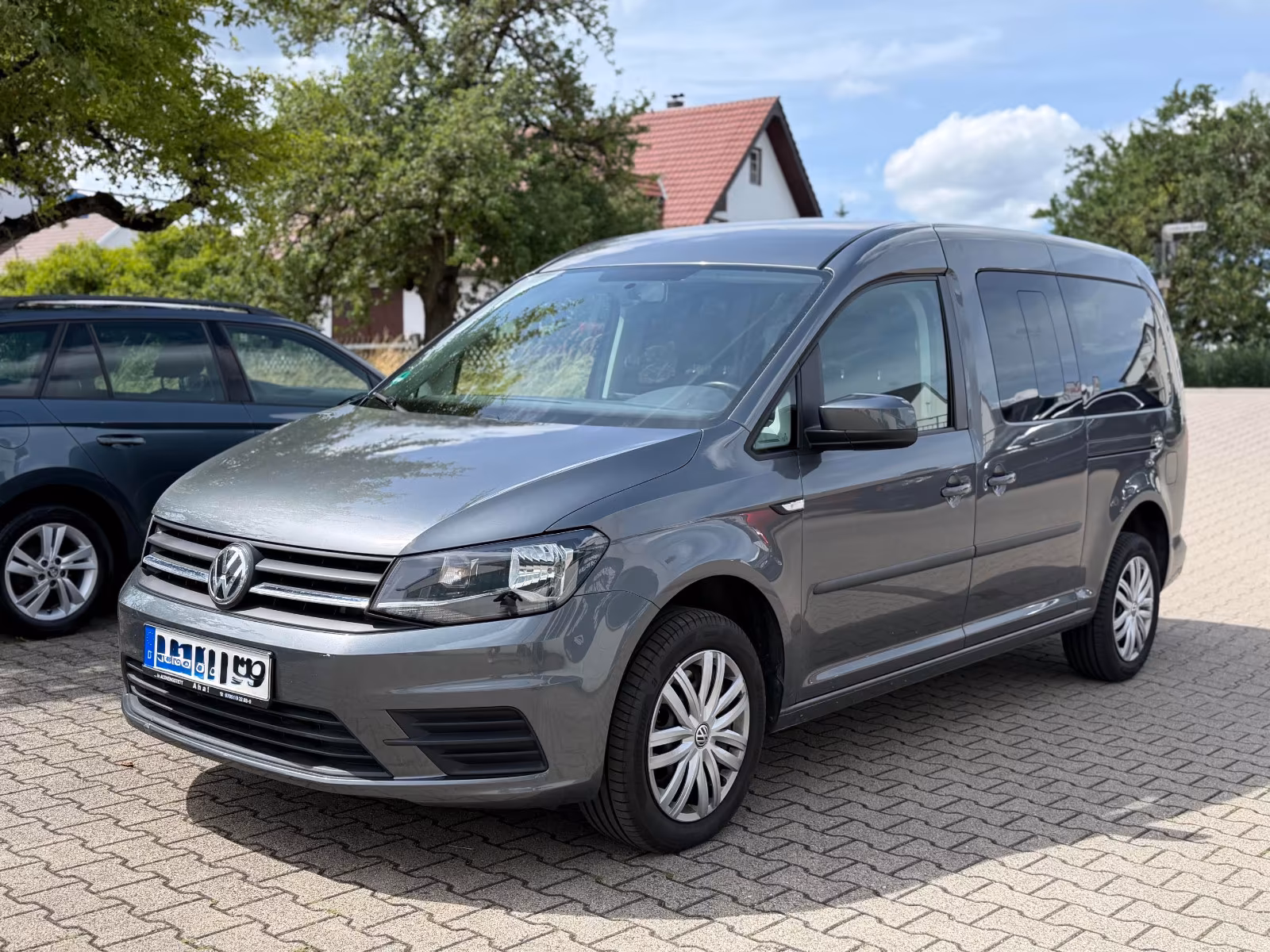 Volkswagen Caddy PKW Maxi Trendline BMT / 7Sitze