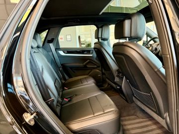 Porsche Cayenne - 10