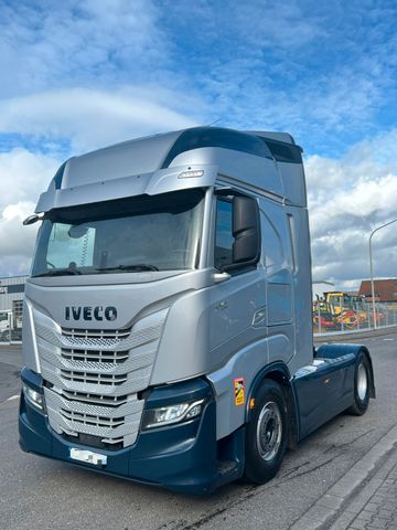 Iveco AS440S