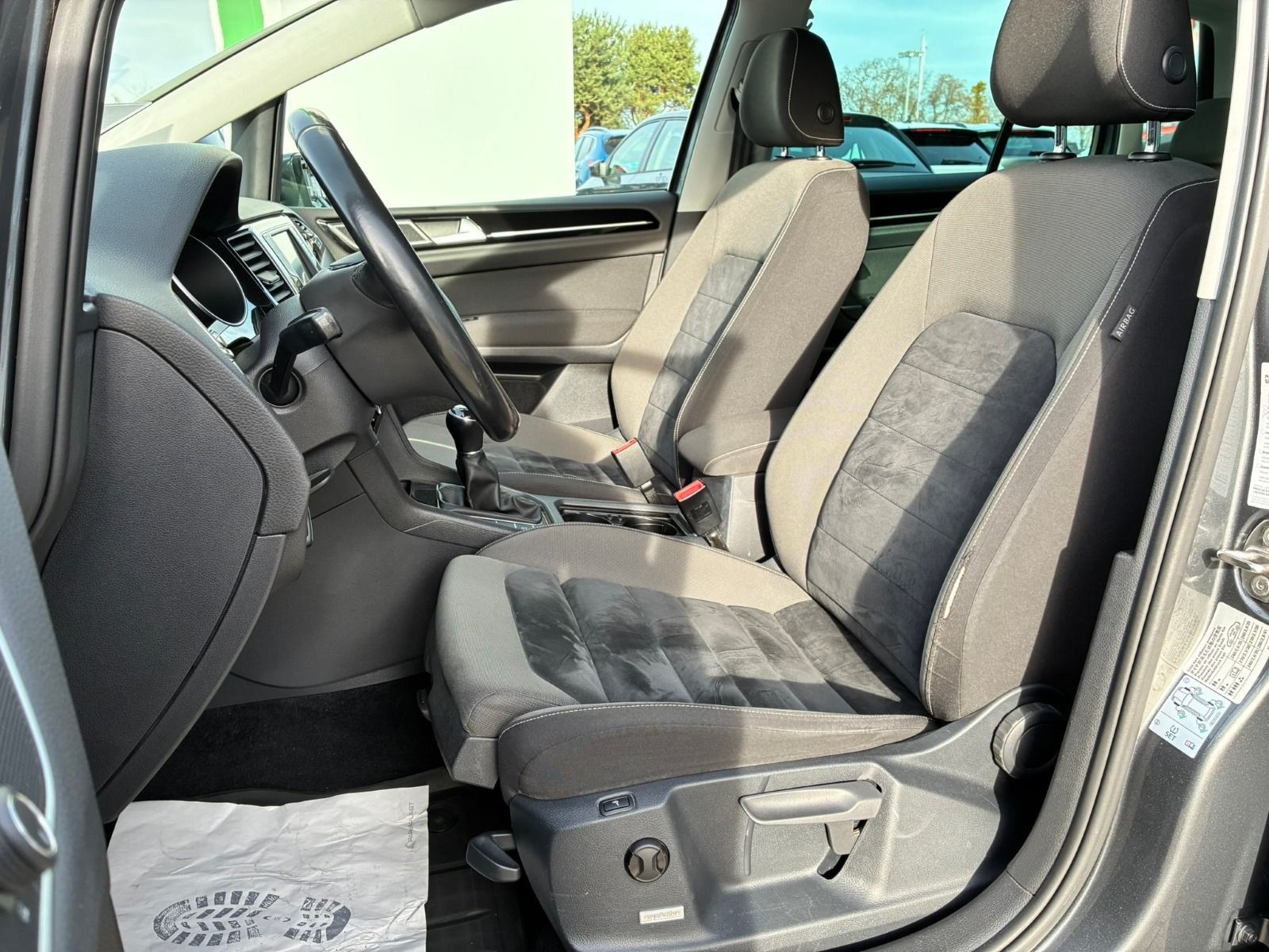 Fahrzeugabbildung Volkswagen Golf Sportsvan Highline 1.4 TSI 6-Gang*Bi-Xenon*