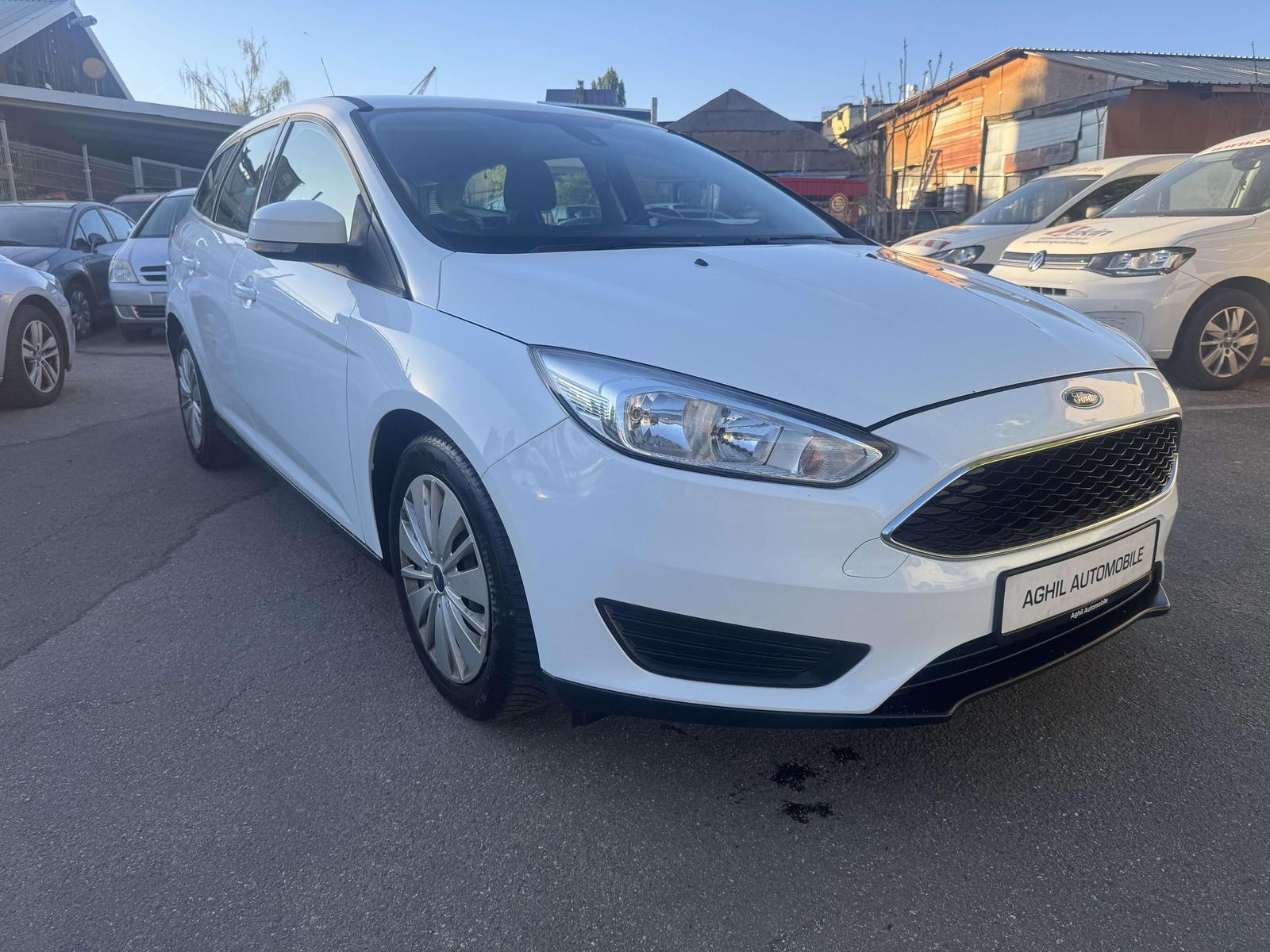 Ford Focus Trend 1.5 TÜV und HU neu Zahnriemen neu