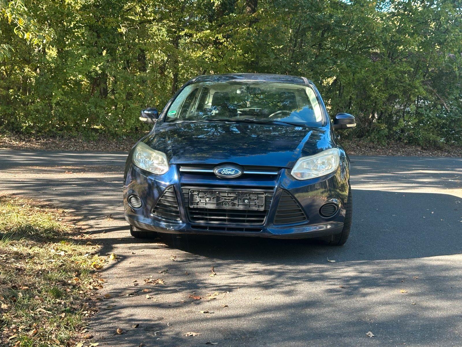 Ford Focus 2011 — photo 7