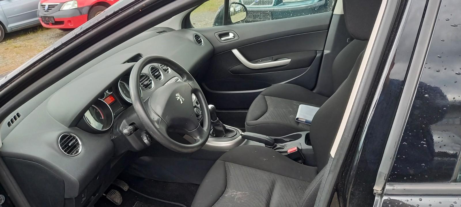 Peugeot 308 2014 — photo 16