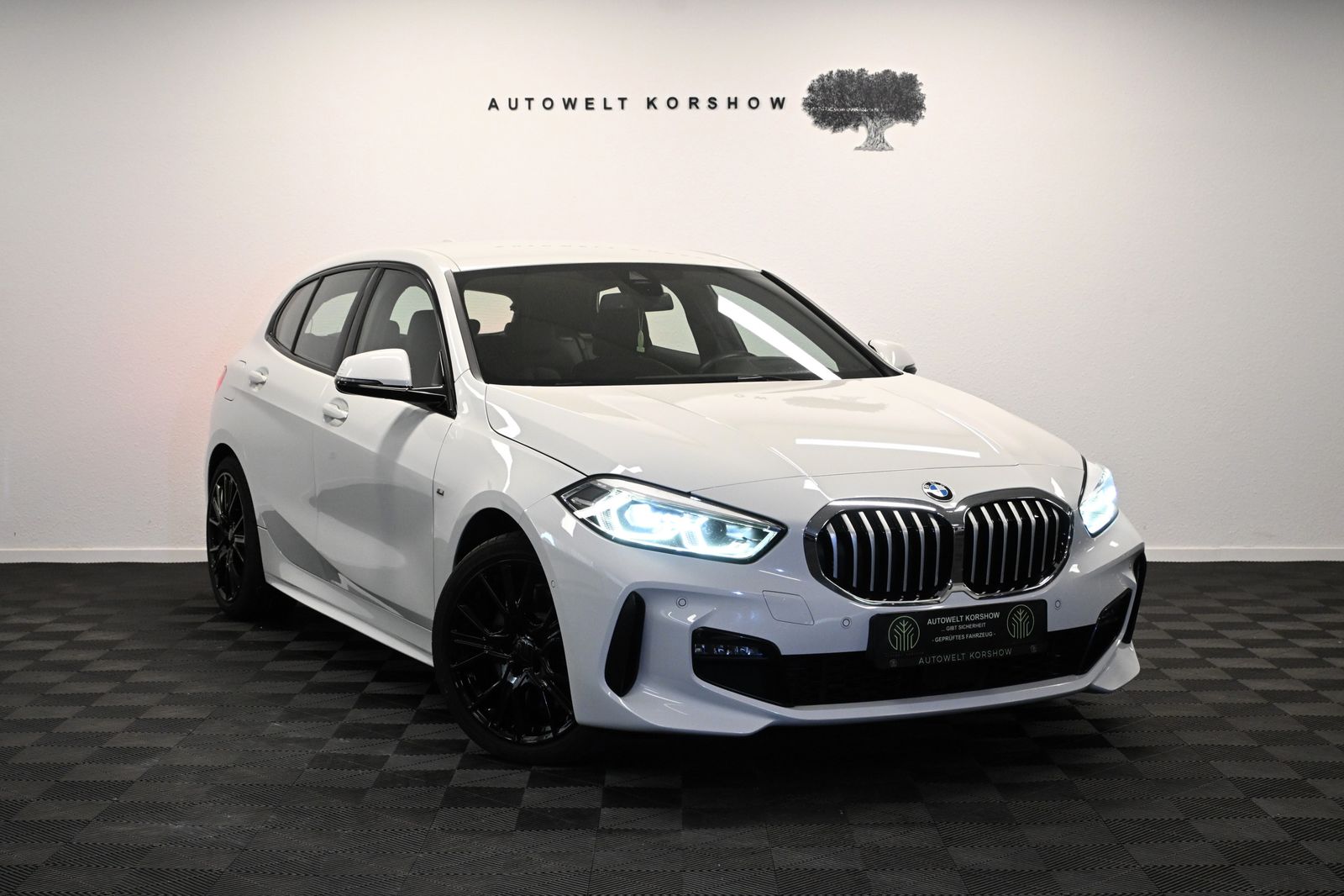 BMW 120 d xDrive M Sport *KAMERA*HEAD-UP*AHK*LED