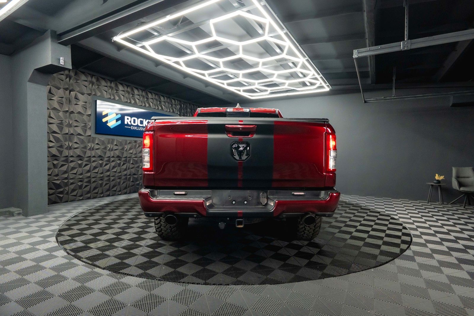 Fahrzeugabbildung Dodge RAM 5.7 V8 HEMI 4x4 OFFROAD Night-Paket *LED*19%