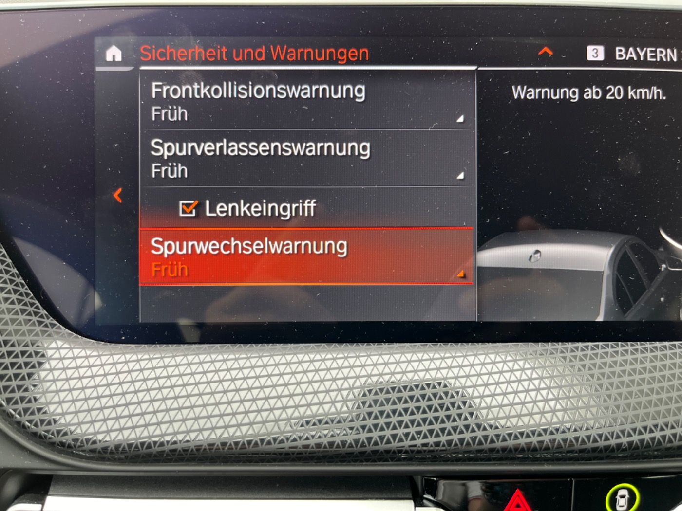 Fahrzeugabbildung BMW 118d Aut. Advantage DrivAssi/ParkAssi/AdaptLED