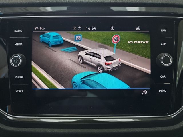 Fahrzeugabbildung Volkswagen T-Roc 1.5 TSI DSG Sport PANO NAVI RFK ASSISTENZ-