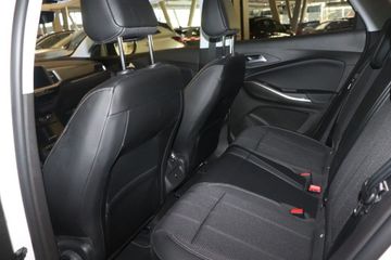 Fotografie des Opel Grandland (X) Grandland Plug-in-Hybrid 1.6 DI AT Elegance