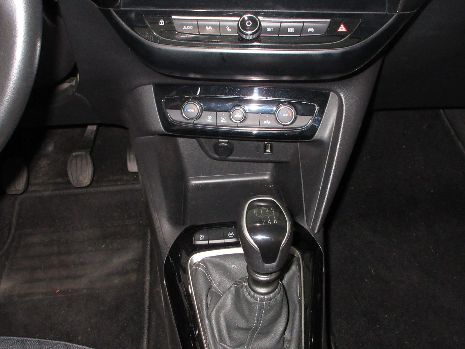 Fahrzeugabbildung Opel Corsa F Elegance 1.2T LED/NAVI/PDC/VIRTUAL/ALU