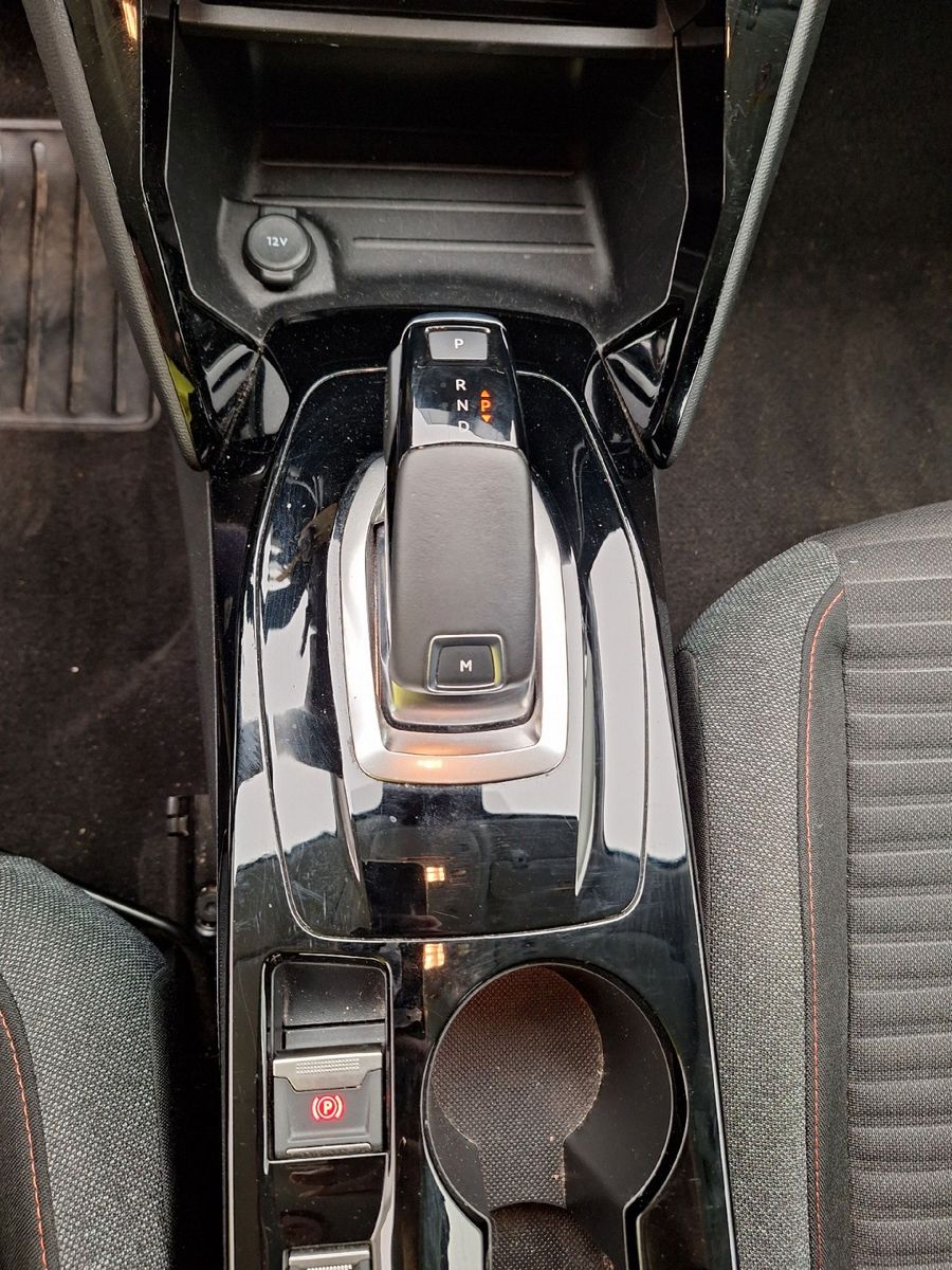 Fahrzeugabbildung Peugeot 208 Active Pack 1.2T LED/NAVI/SHZ/PDC/ALU
