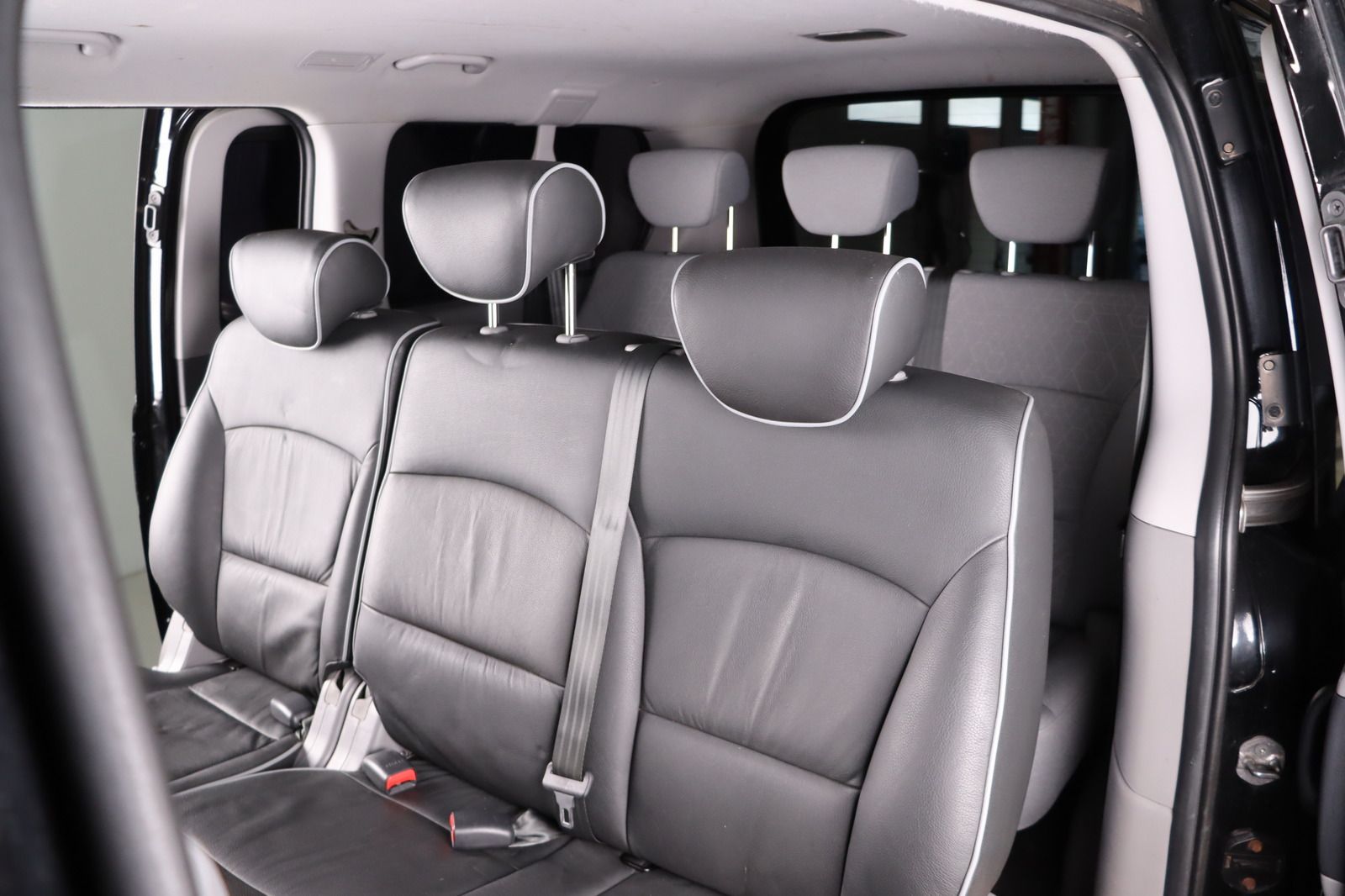 Fahrzeugabbildung Hyundai H-1 * Standhzg. * Leder 8 Sitze * Travel