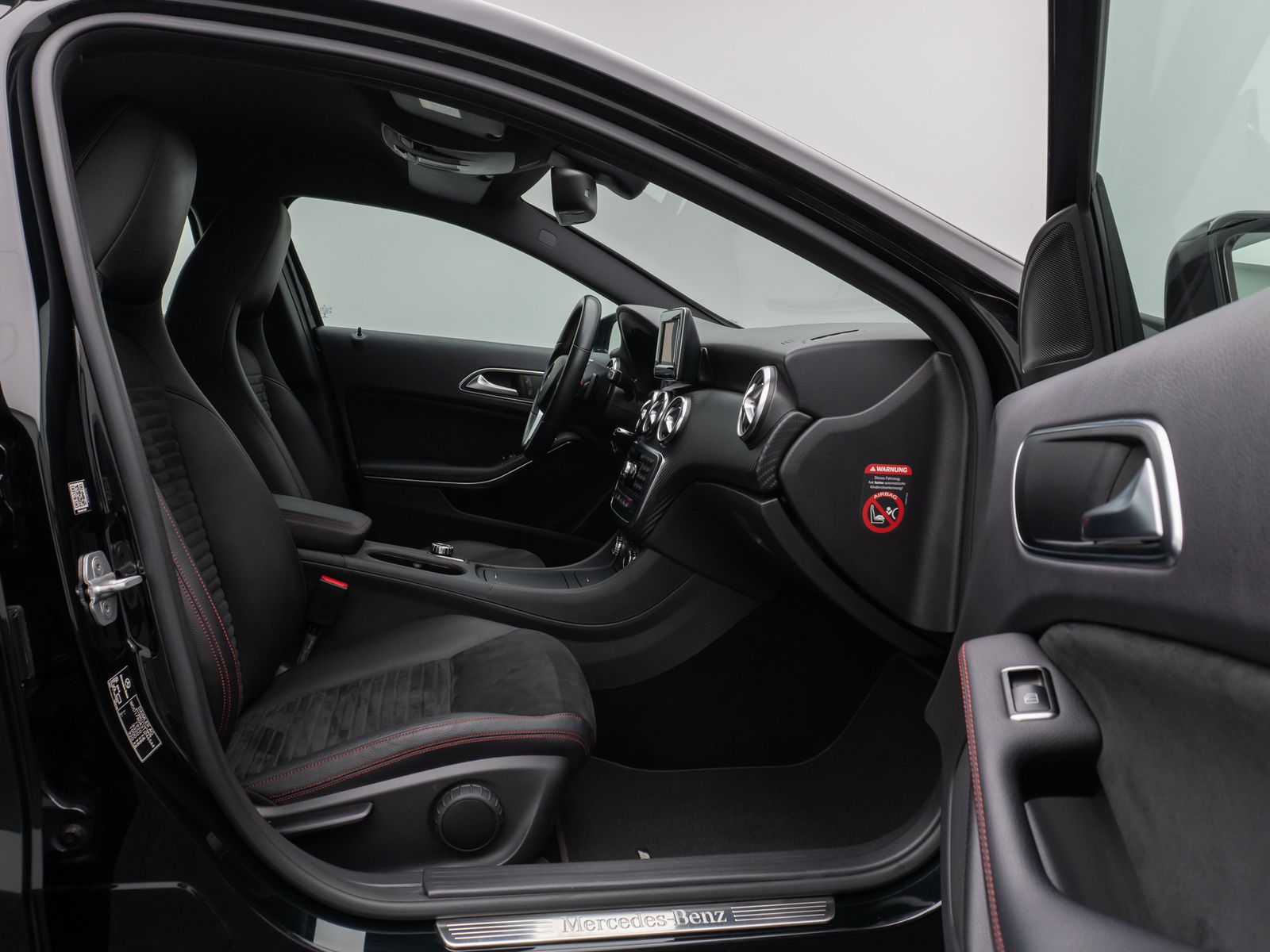 Fahrzeugabbildung Mercedes-Benz A 200 AMG Sport Kamera BiXenon Tempomat Alcantar