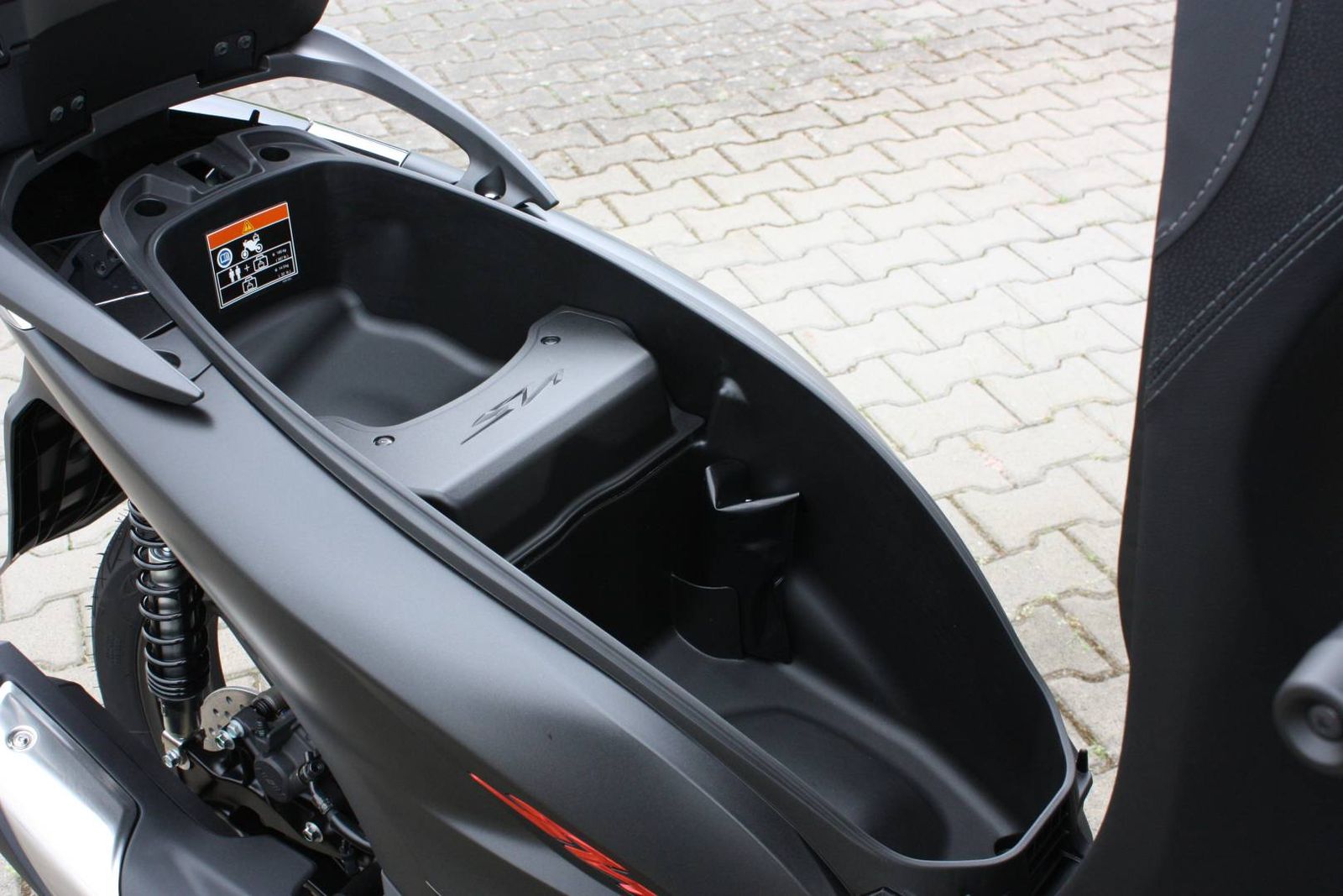 Fahrzeugabbildung Honda SH 125 i inkl. Top Box