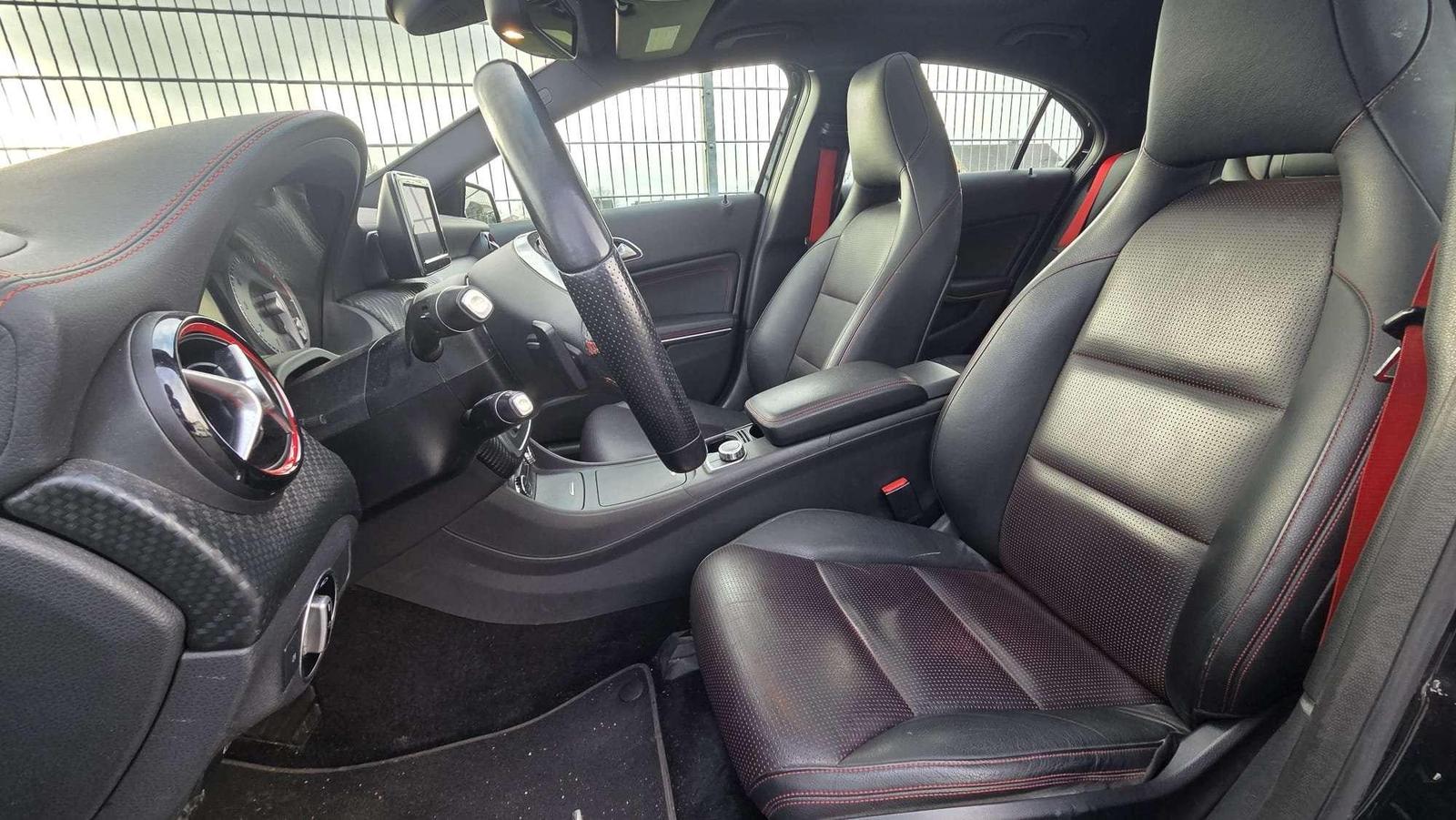 Mercedes-Benz A 250 A 250 Sport AUT Panorama DISTRONIC LEDER