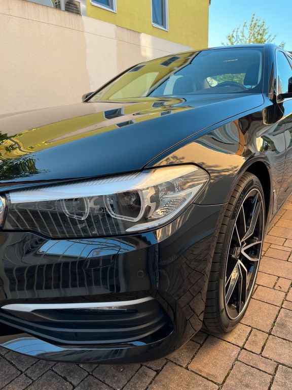 Image of BMW 530
