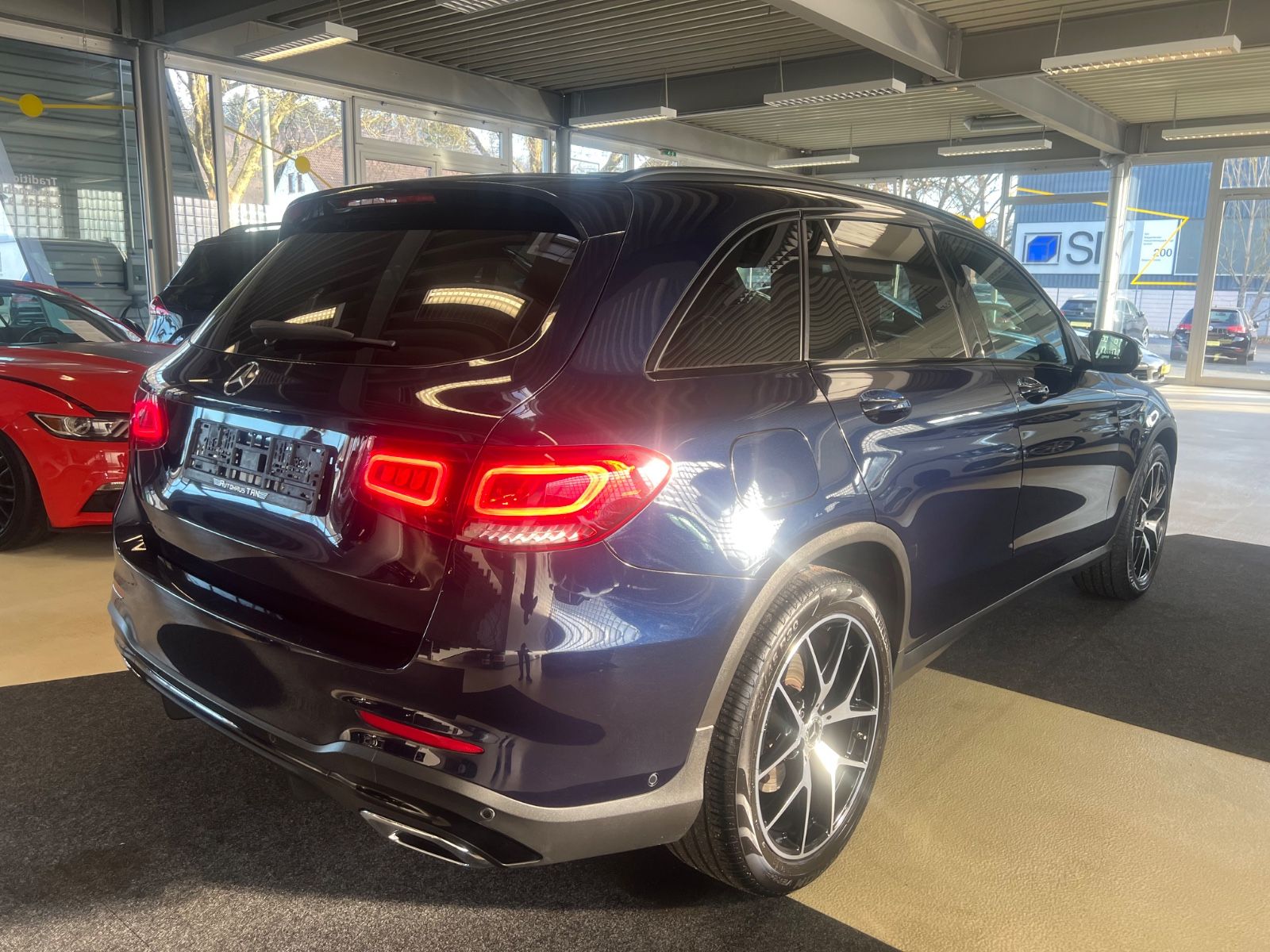 Fahrzeugabbildung Mercedes-Benz GLC 200 4Matic AMG LINE Night Pkaet *1.HAND*