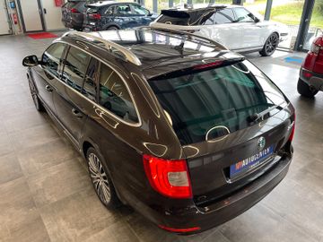 Skoda Superb Combi Laurin & Klement *PANO*NAVI*LEDER*