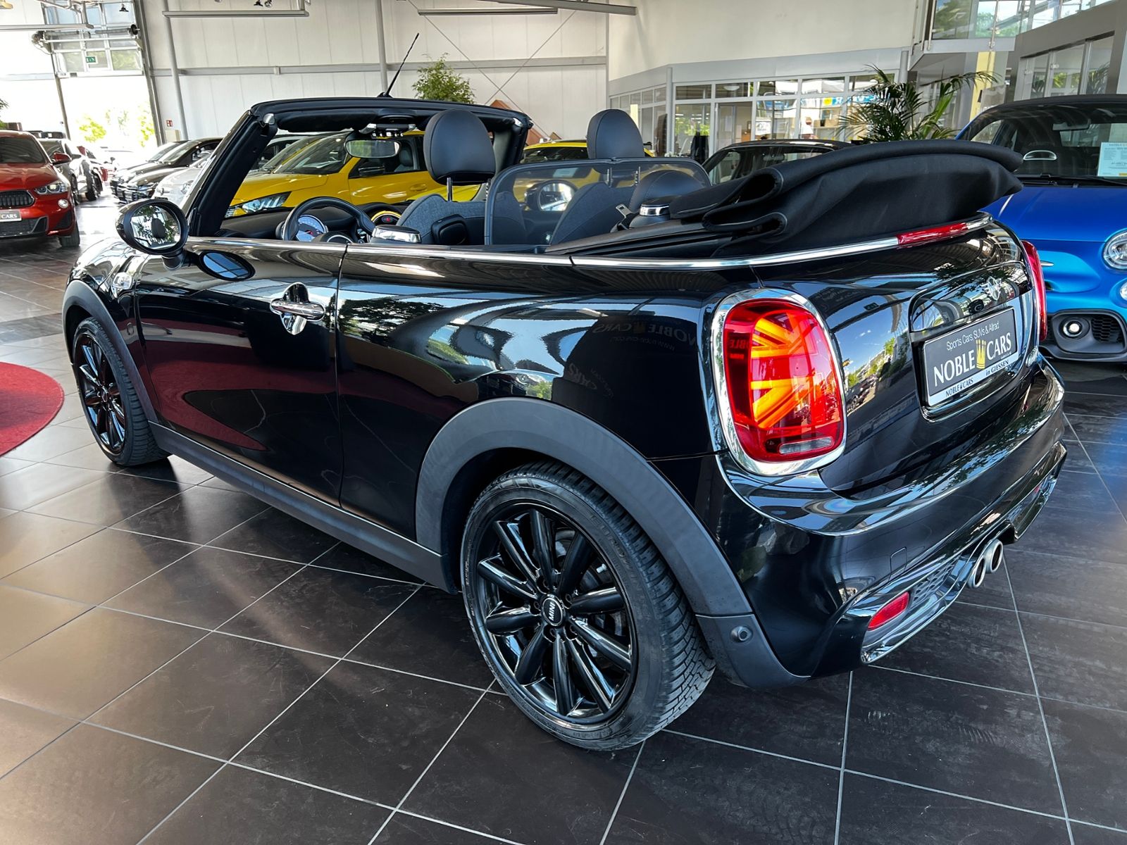 Fahrzeugabbildung MINI Cooper S Cabrio Chili LED NAVI SHZ