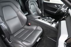 Fahrzeugabbildung Volvo XC60 T4 Autom. R-Design*DAB*H&K*ACC