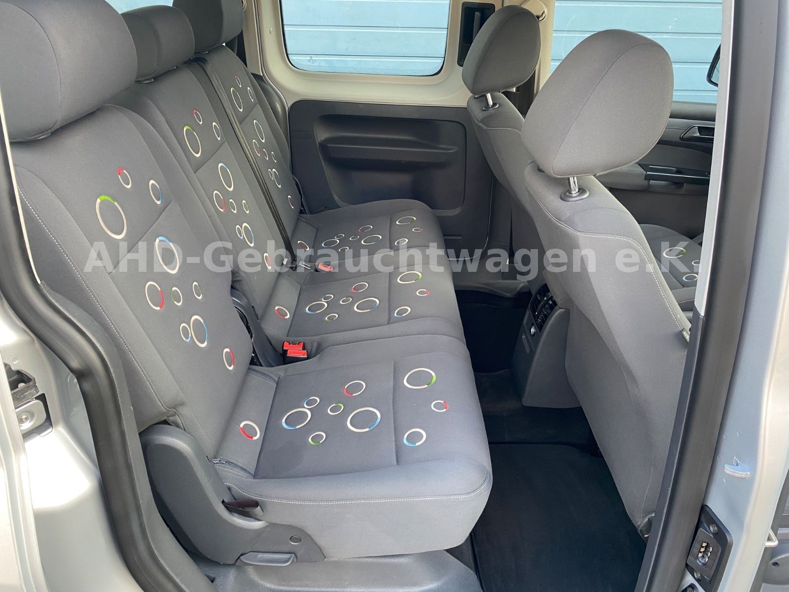 Fahrzeugabbildung Volkswagen Caddy Maxi 2.0 Roncalli 7-Sitzer