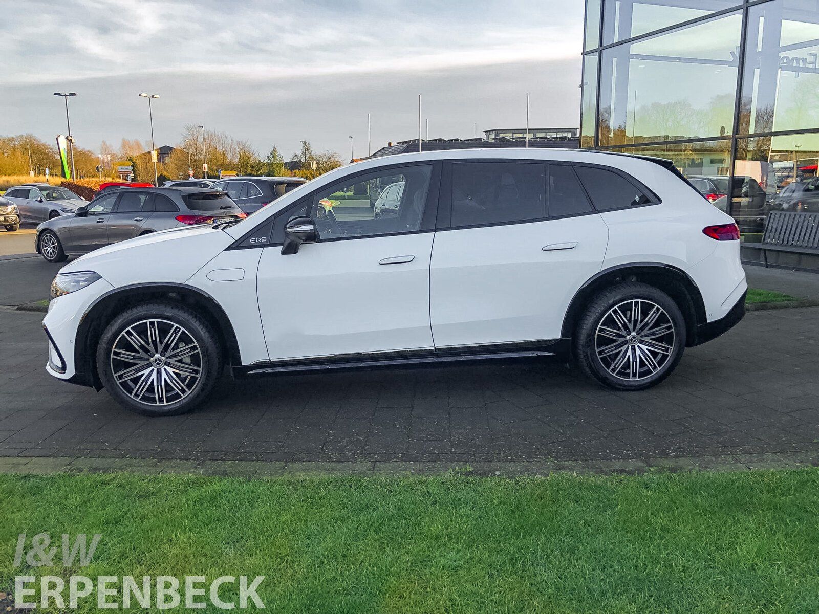 Fahrzeugabbildung Mercedes-Benz EQS SUV 500 AMG Line 4Matic
