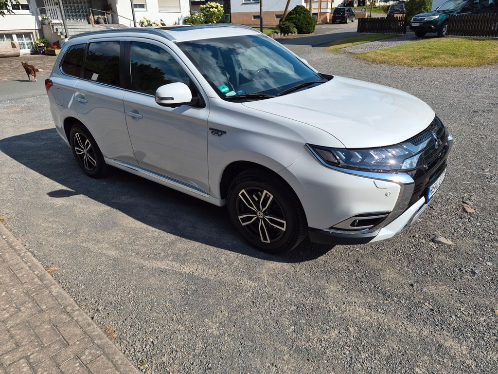 Image of Mitsubishi Plug-in Hybrid Outlander