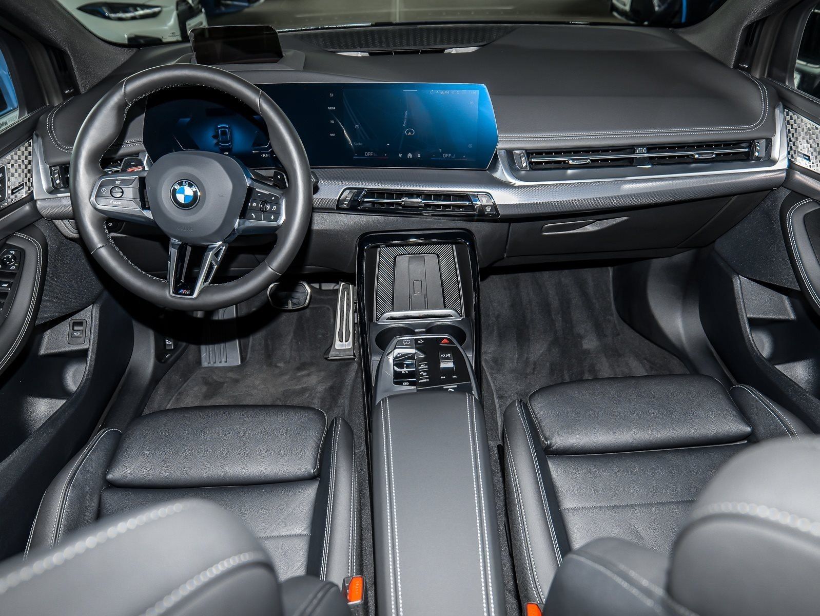 BMW 223 Active Tourer - Bild 3