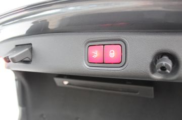 Fahrzeugabbildung Mercedes-Benz E 400 Lim. 4Matic AMG Line Widescreen 19"