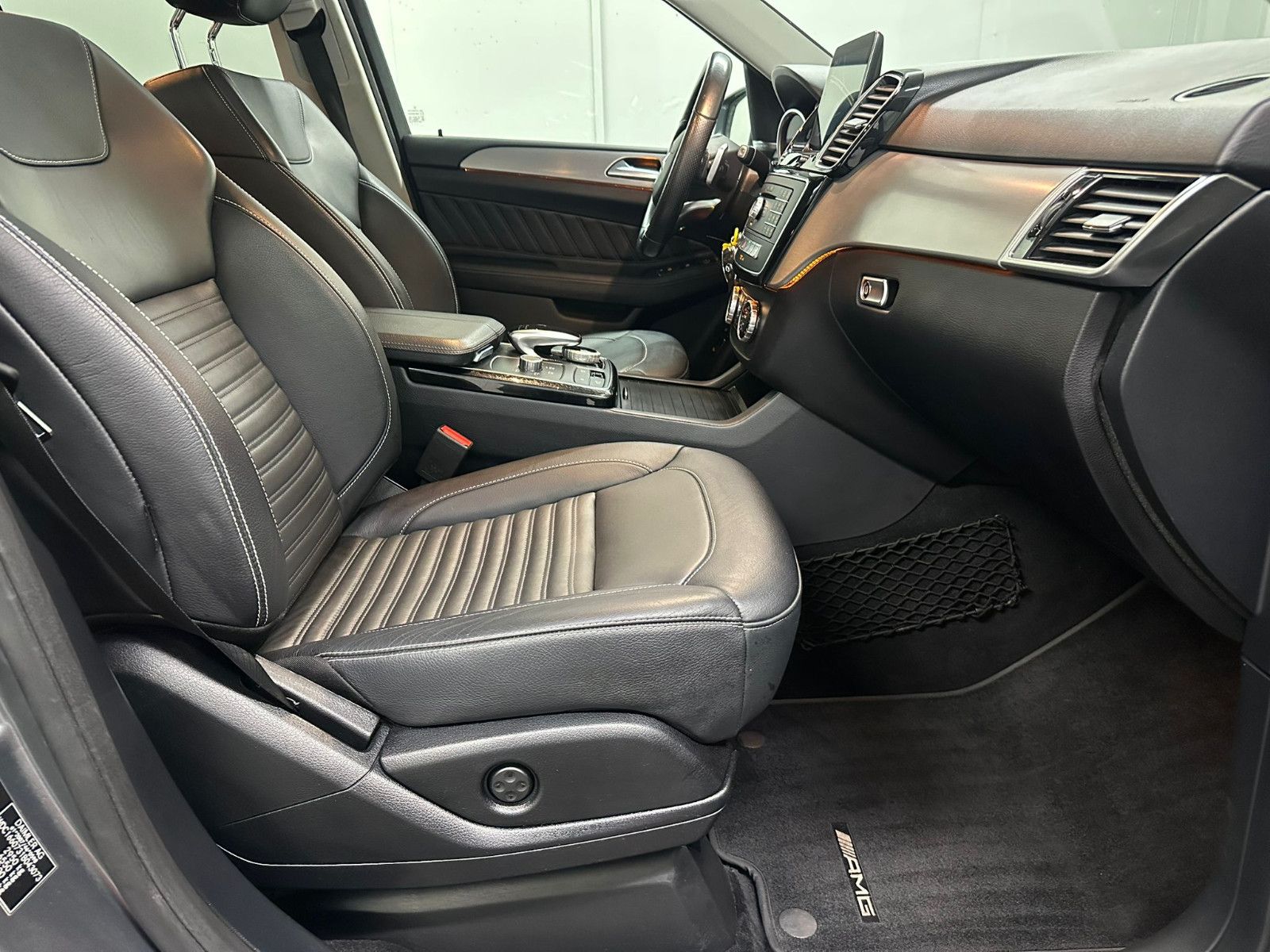 Fahrzeugabbildung Mercedes-Benz GLE 500 4MATIC AMG*PANO*360*SDH*DISTRO*AHK*