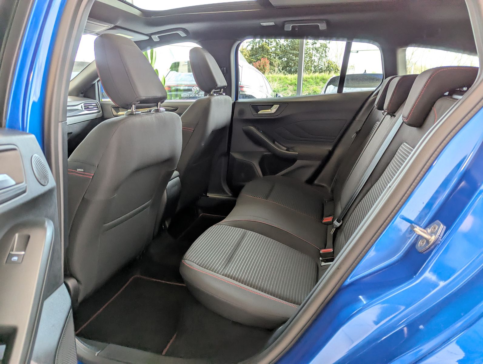 Fahrzeugabbildung Ford Focus 1.0 ST-Line X Styling Matrix B&amp;O Pano 18"