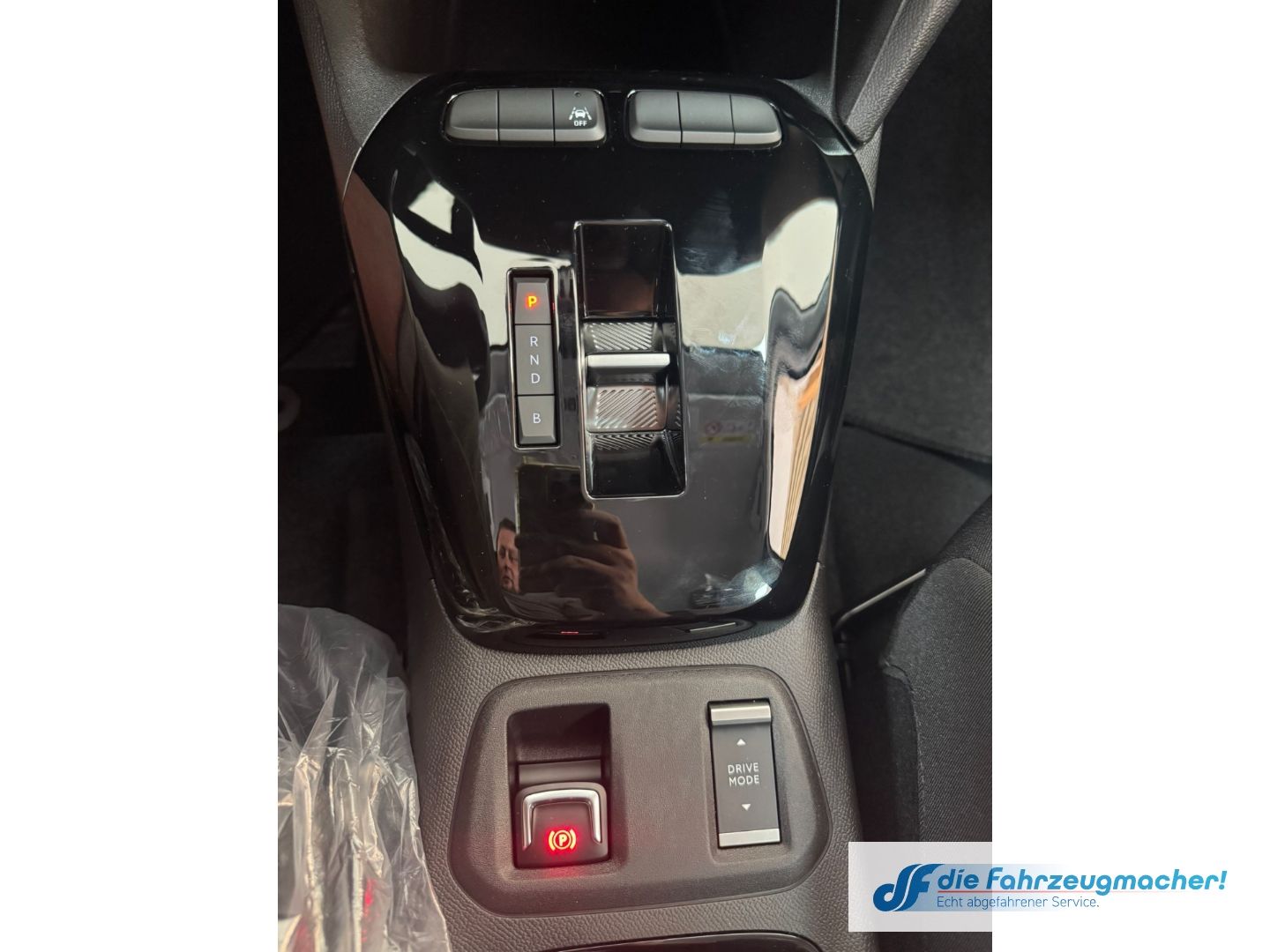 Fahrzeugabbildung Opel Corsa-e Edition Digitales Cockpit Sitzhzg LED Ap
