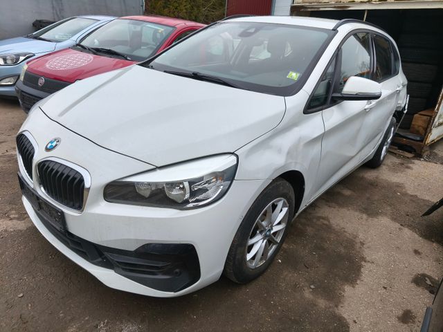 BMW 218d Baureihe 2 Active Tourer xDrive Advantage