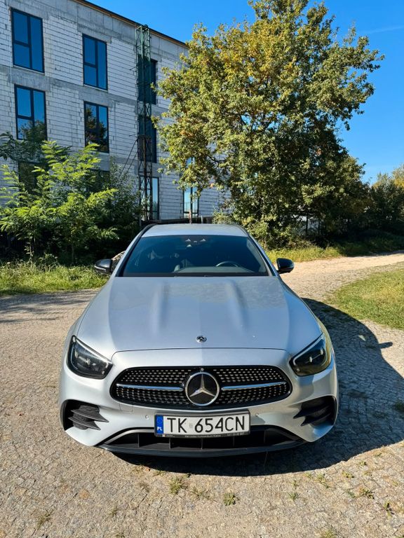 Image of Mercedes-Benz E 220