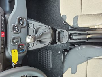 Bild 15 Fiat Panda DAB Spurhalteass. Verkehrszeichenerk. Notb