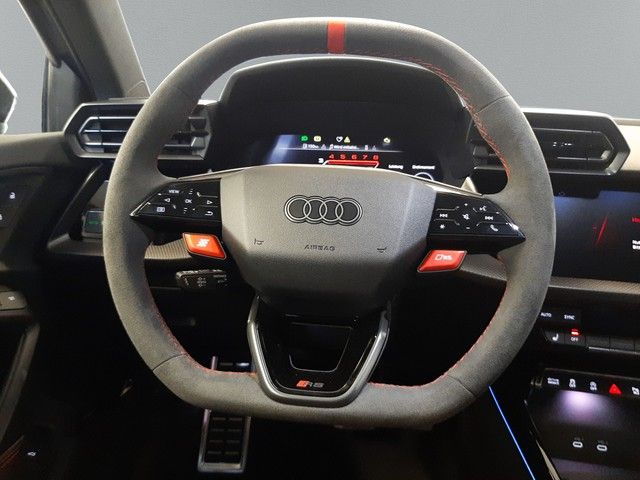 Fahrzeugabbildung Audi RS 3 Limousine Matrix SONOS PANO Kamera HuD