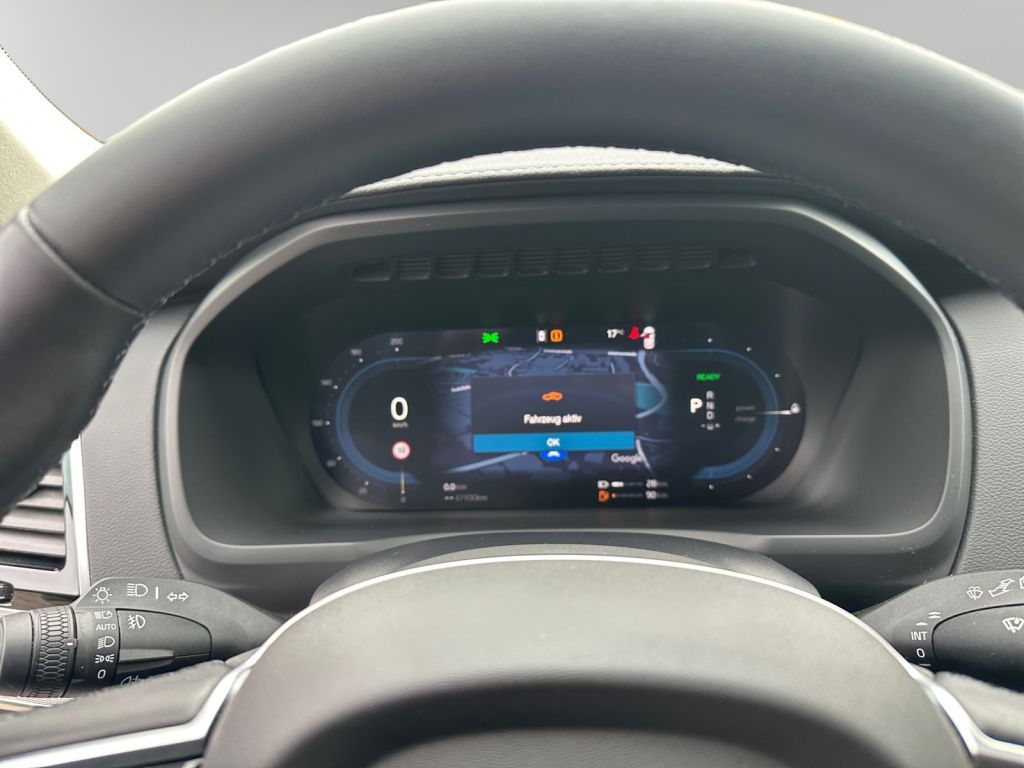 VOLVO XC90 T8 AWD Plug-in Hybrid Ultra Dark 360° AHK s VOLVO XC90 T8 AWD Plug-in Hybrid Ultra Dark 360° AHK s