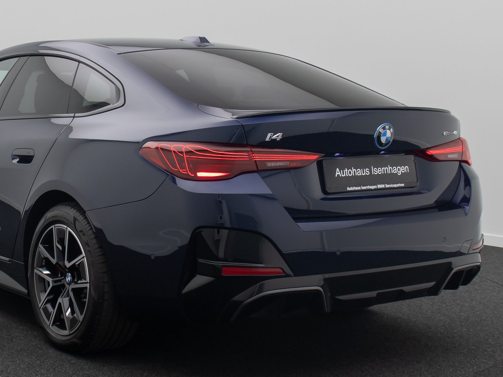 Fahrzeugabbildung BMW i4 eD40 Gran Coupe M Sport Pro 360°DAB Alarm HUD